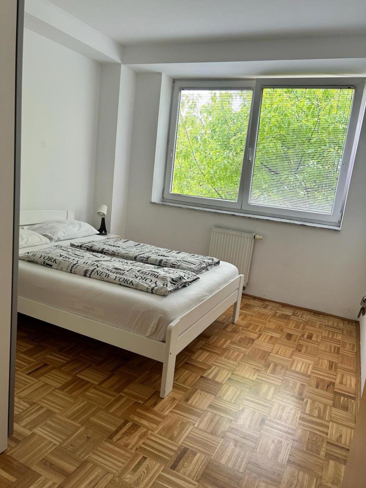 Industrial Zone Hotel Ljubljana Eksteriør billede